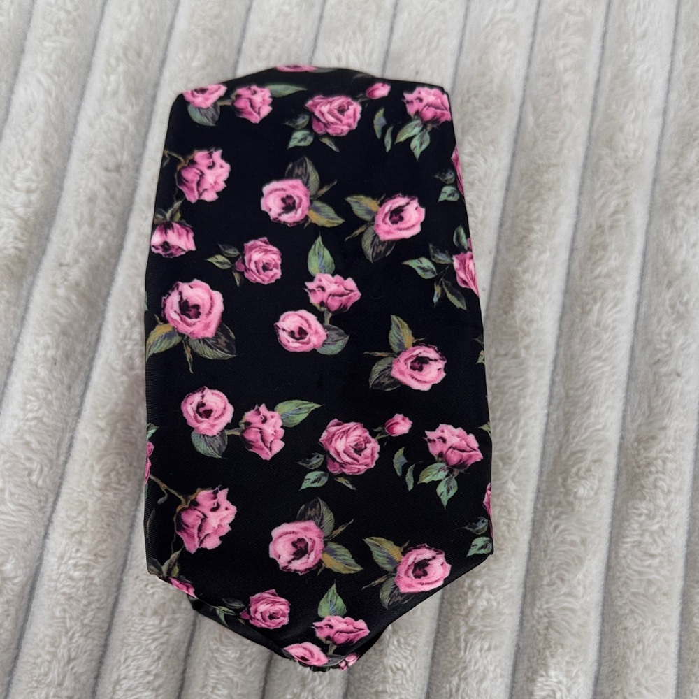 Velvet Caviar Floral Black and Pink Cosmetic Bag - Picture 4 of 5